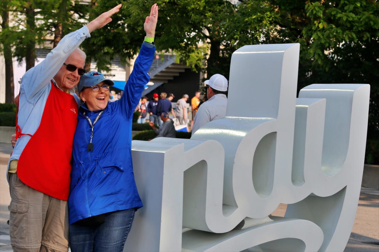Fans - Indianapolis 500 Qualifying Day 1 - By: Lisa Hurley -- Photo by: Lisa Hurley